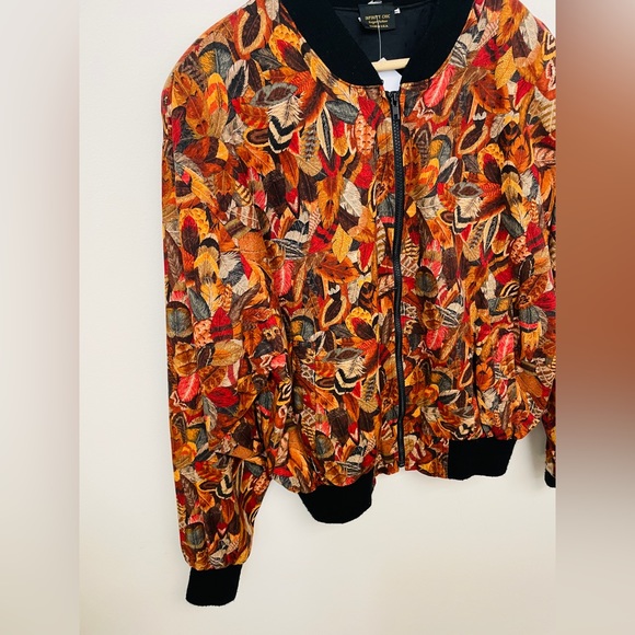 Vintage 80s / 90s All Over Feather Print Zip Up Bomber Jacket Fits Medium - Picture 3 of 4